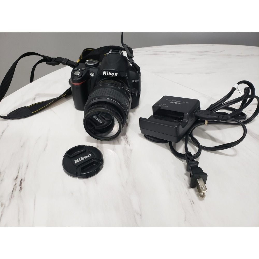 FOR PARTS Nikon D3000 10.2MP 18-55mm f/3.5-5.6G AF-S DX VR Digital SLR Camera